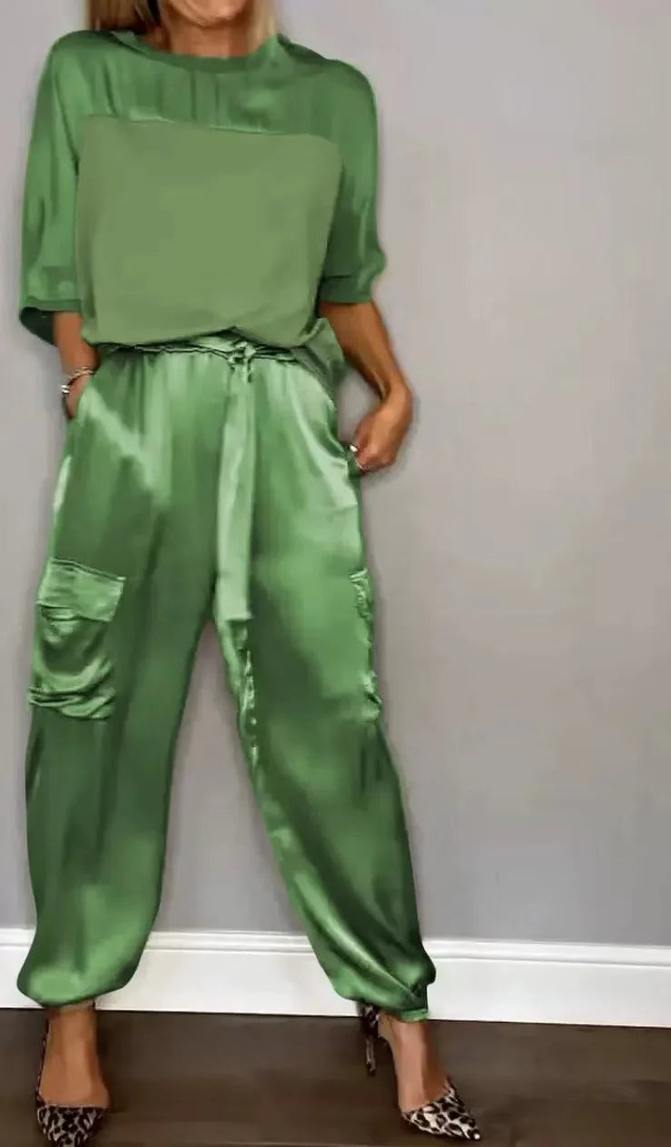 Conjunto Valeria - O puro cetim mais amado pelas trendsetters europeias