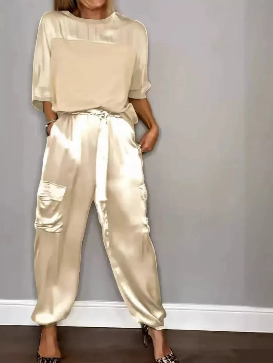 Conjunto Valeria - O puro cetim mais amado pelas trendsetters europeias
